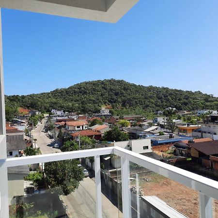 Agradavel Apartamento Em Bairro Silencioso... กัมโบรีอู ภายนอก รูปภาพ