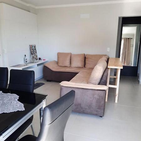 Agradavel Apartamento Em Bairro Silencioso... กัมโบรีอู ภายนอก รูปภาพ