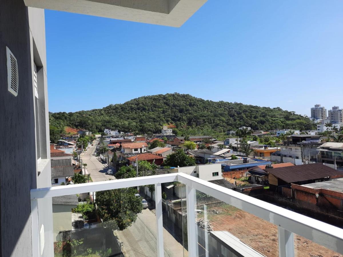 Agradavel Apartamento Em Bairro Silencioso... กัมโบรีอู ภายนอก รูปภาพ