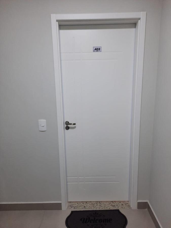 Agradavel Apartamento Em Bairro Silencioso... กัมโบรีอู ภายนอก รูปภาพ